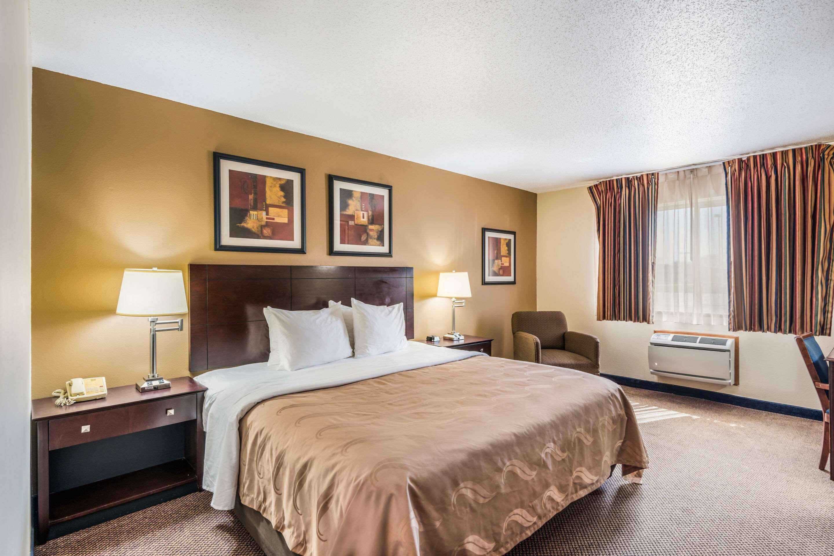 Quality Inn & Suites Eldridge Davenport North Eksteriør billede