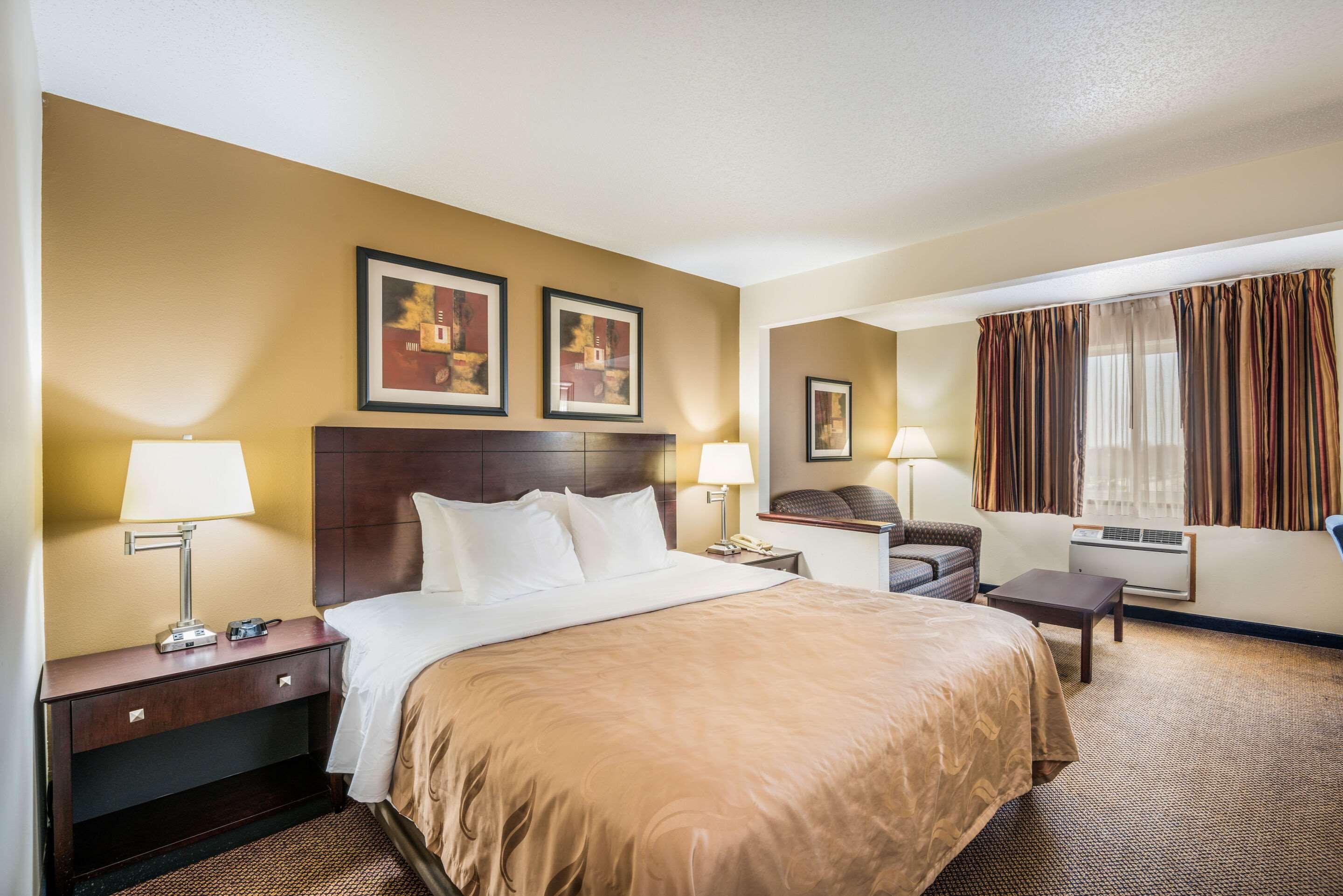 Quality Inn & Suites Eldridge Davenport North Eksteriør billede