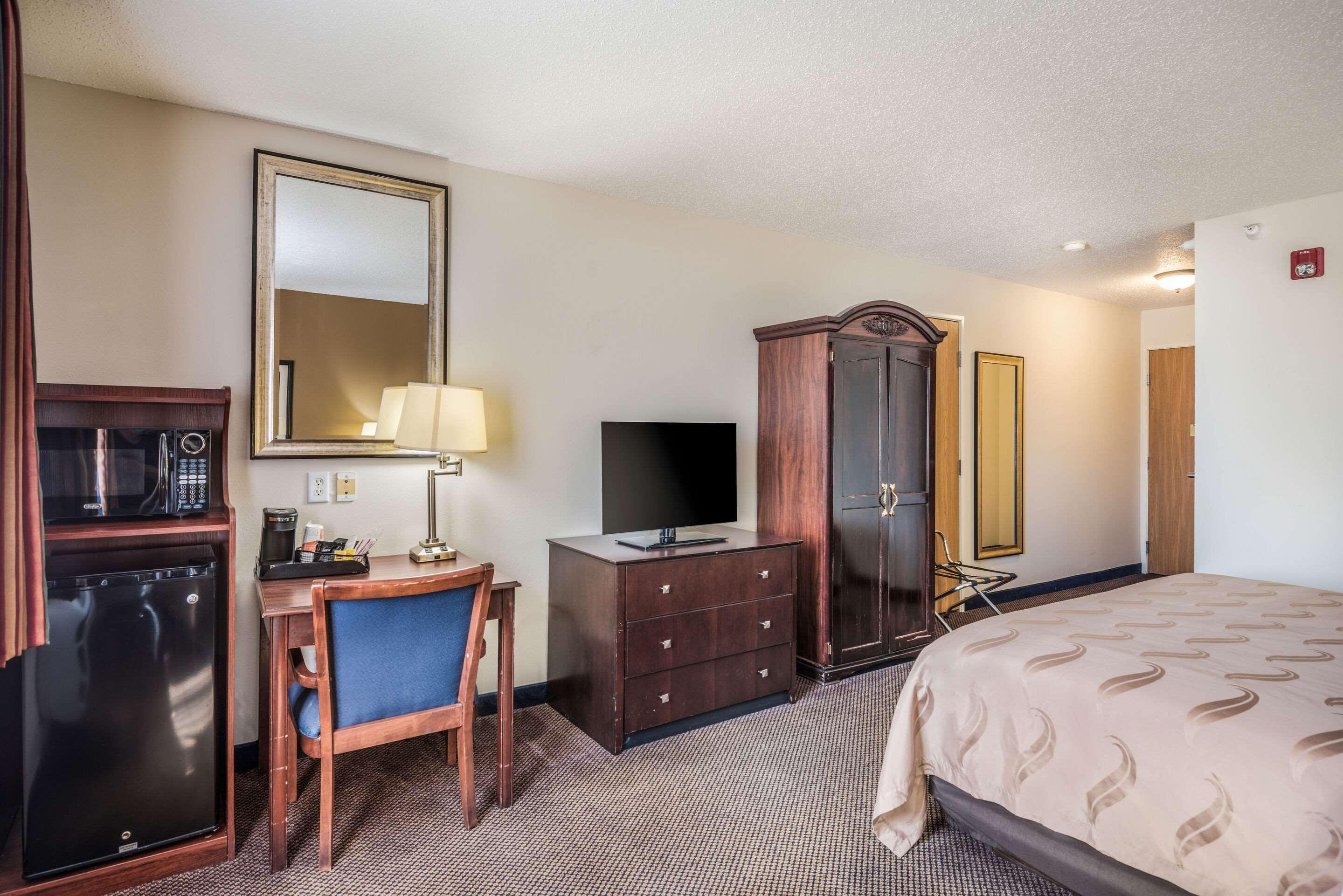 Quality Inn & Suites Eldridge Davenport North Eksteriør billede