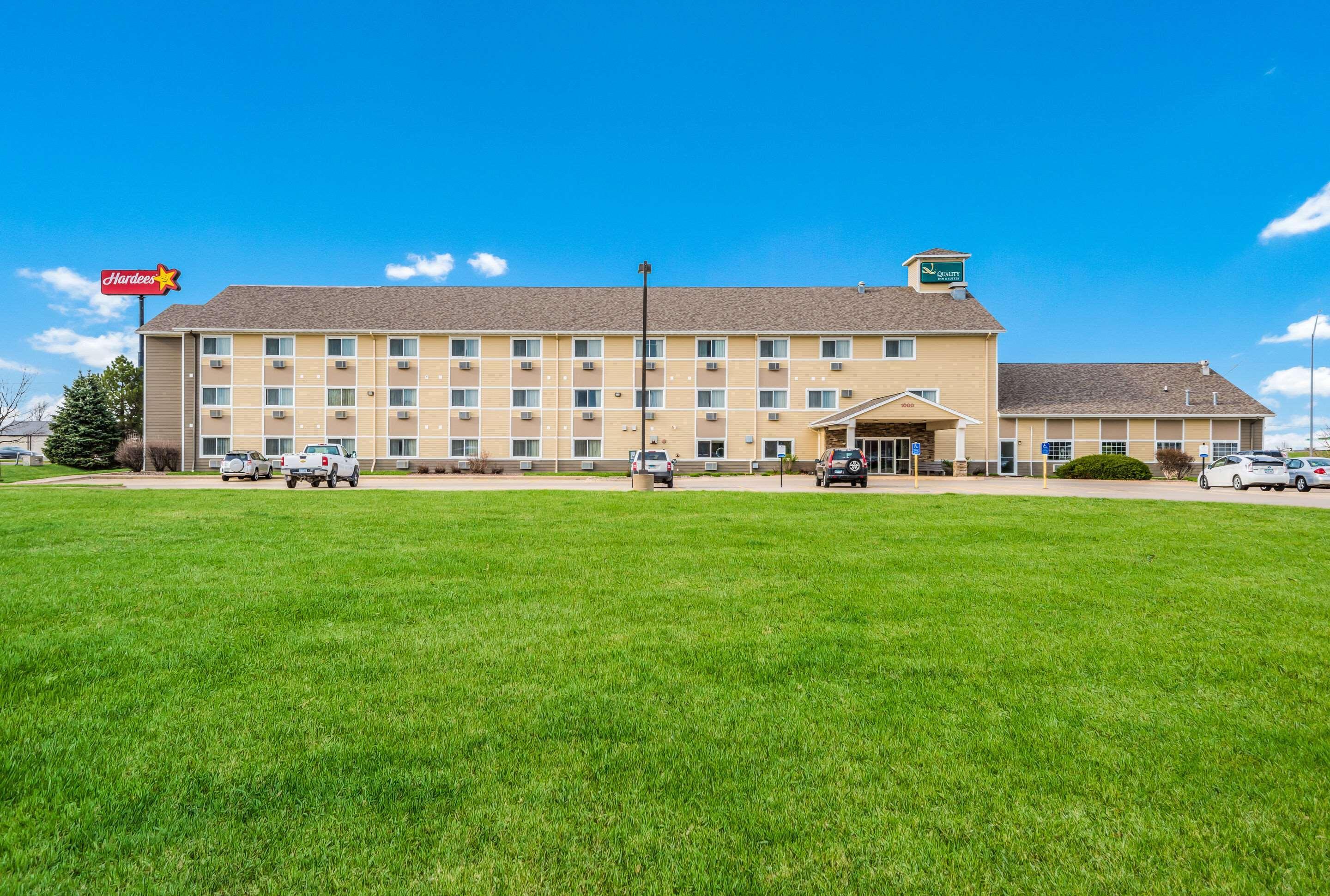 Quality Inn & Suites Eldridge Davenport North Eksteriør billede