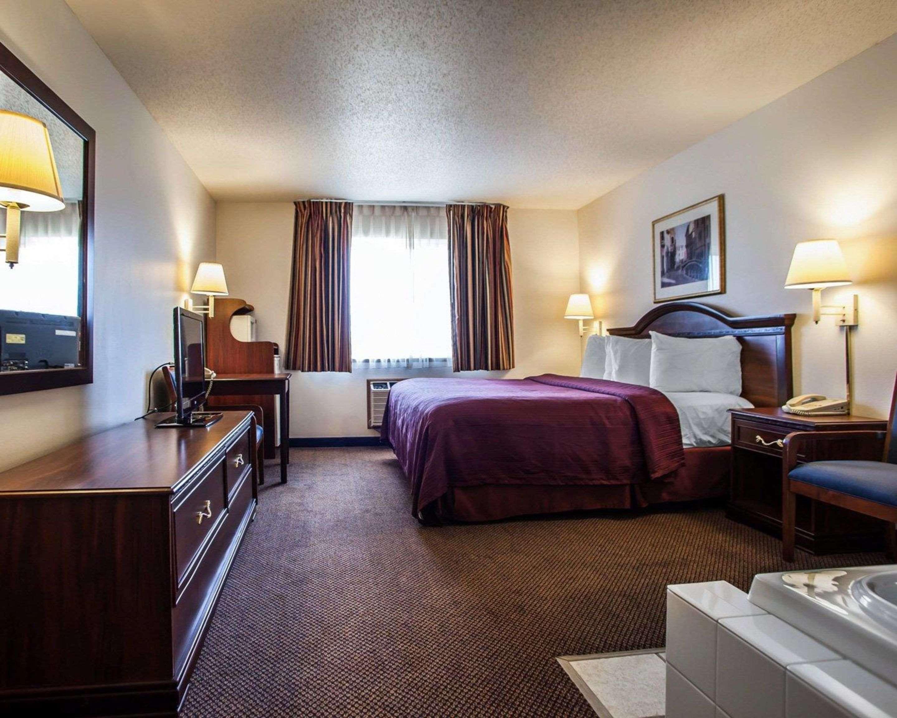 Quality Inn & Suites Eldridge Davenport North Eksteriør billede