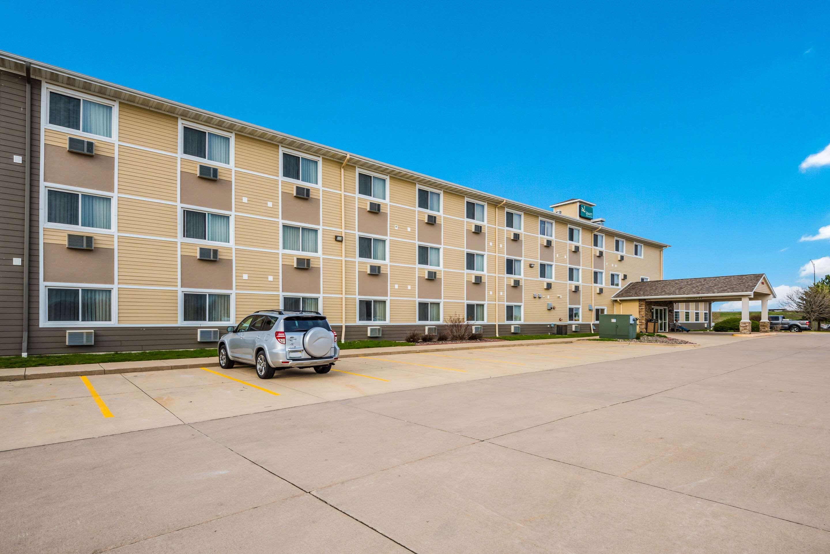 Quality Inn & Suites Eldridge Davenport North Eksteriør billede
