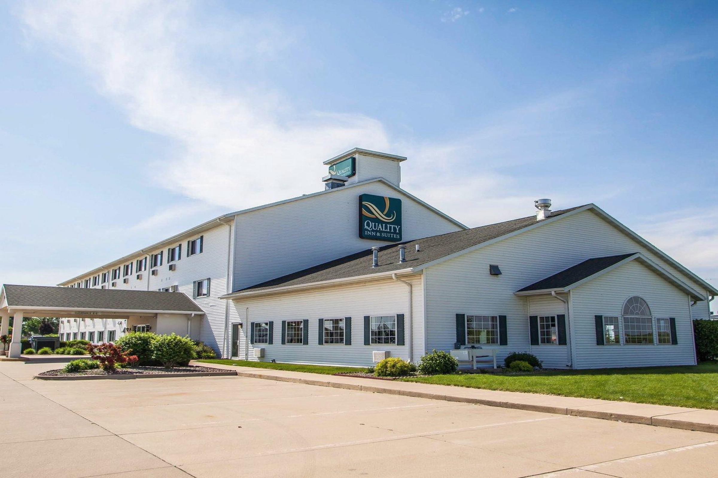 Quality Inn & Suites Eldridge Davenport North Eksteriør billede