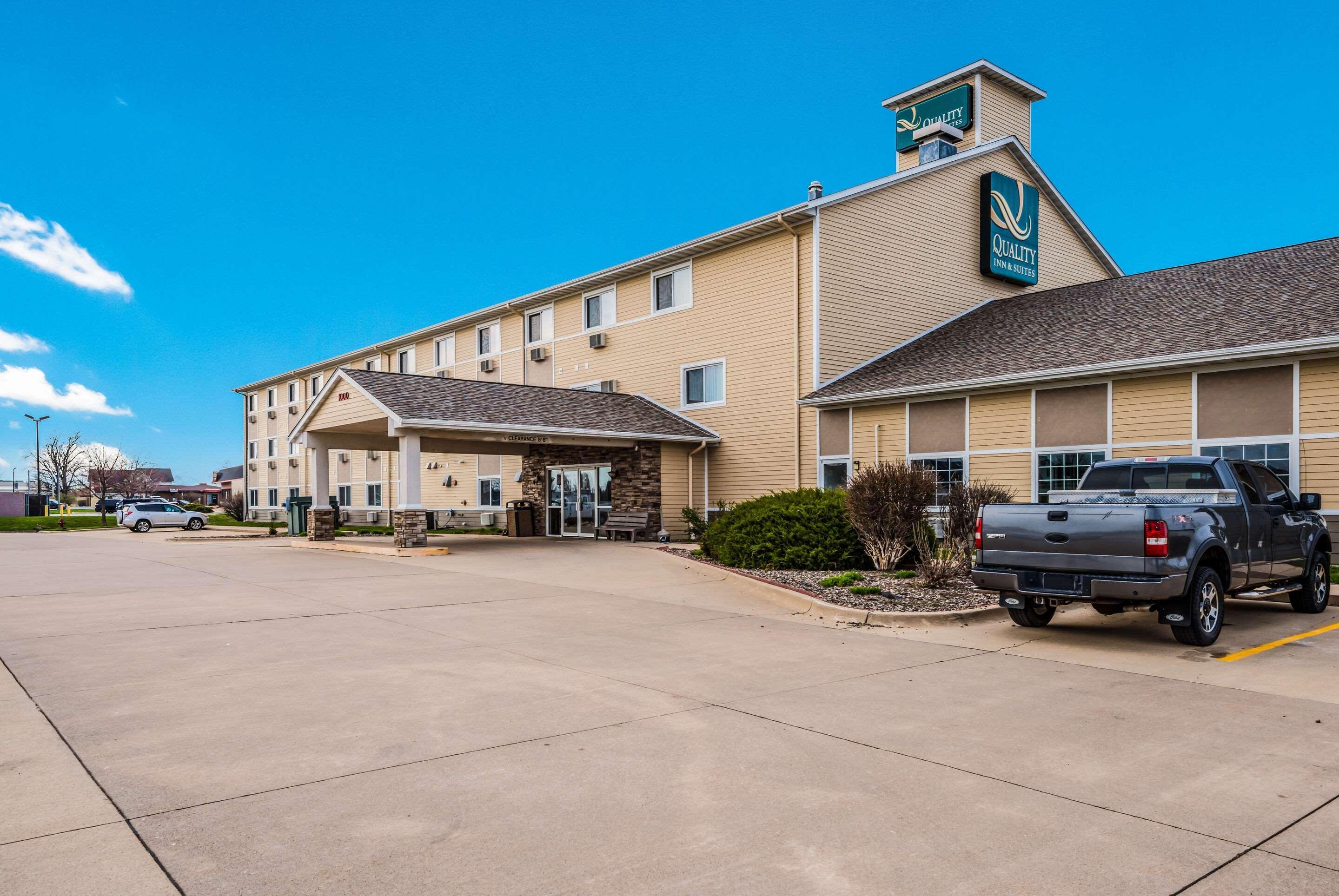 Quality Inn & Suites Eldridge Davenport North Eksteriør billede