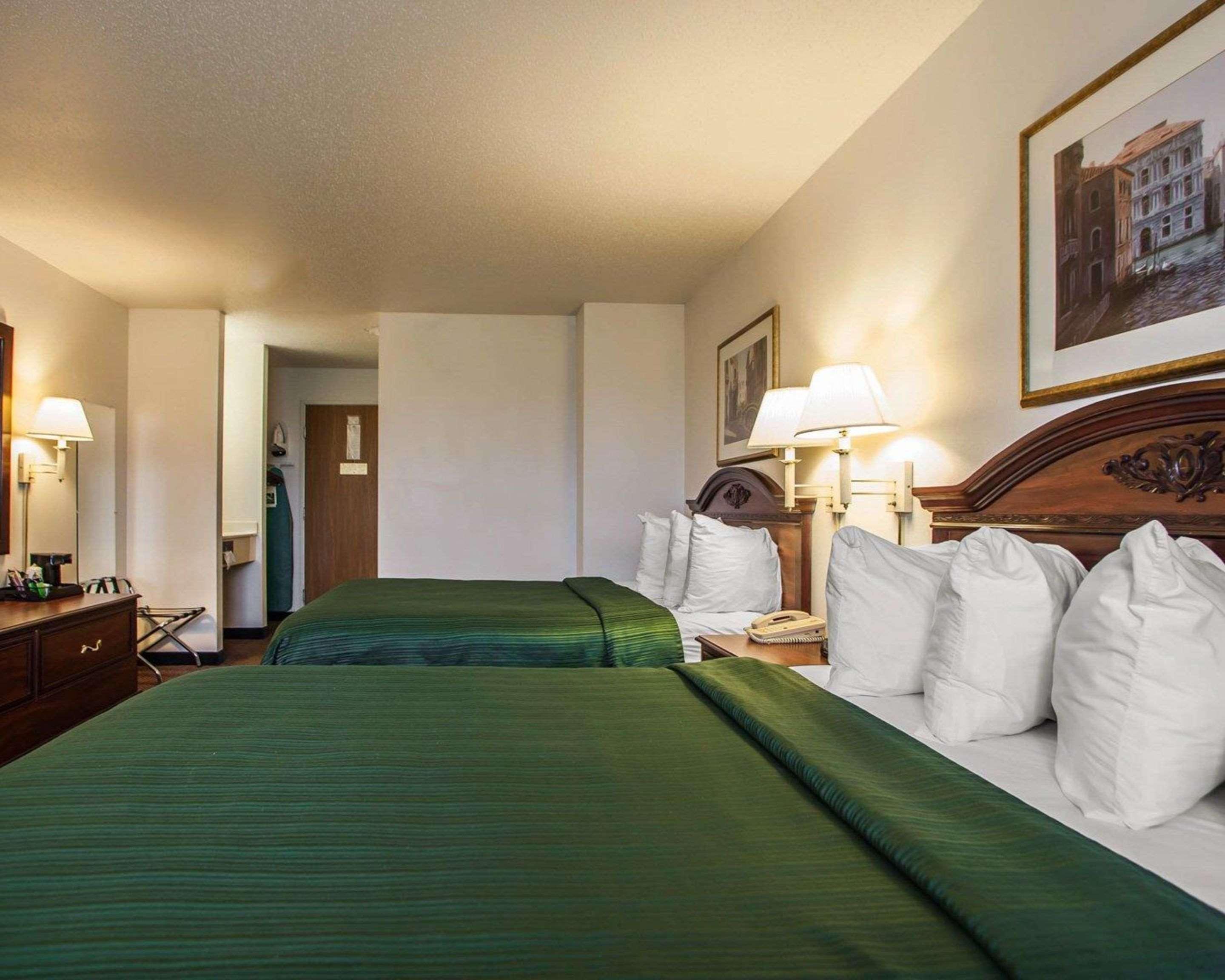 Quality Inn & Suites Eldridge Davenport North Eksteriør billede