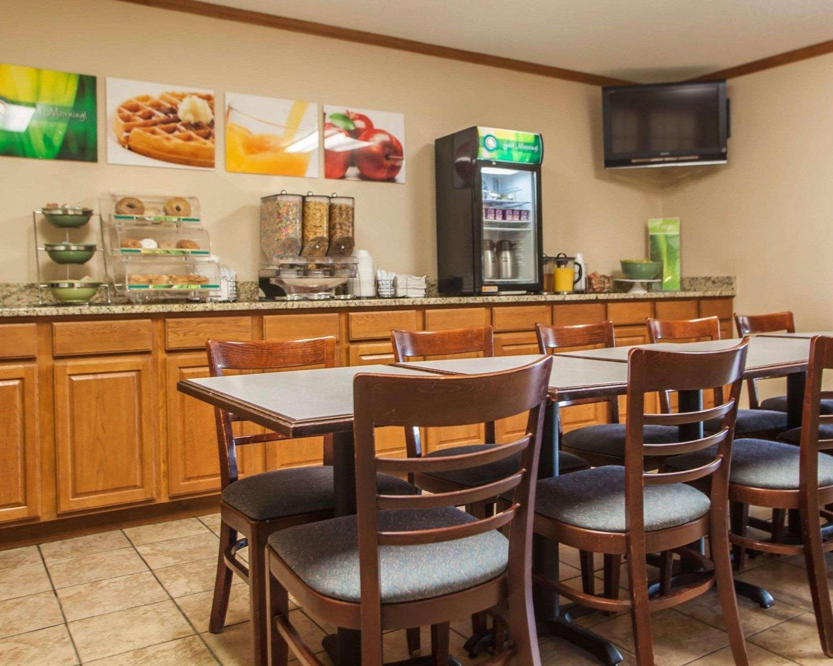 Quality Inn & Suites Eldridge Davenport North Eksteriør billede