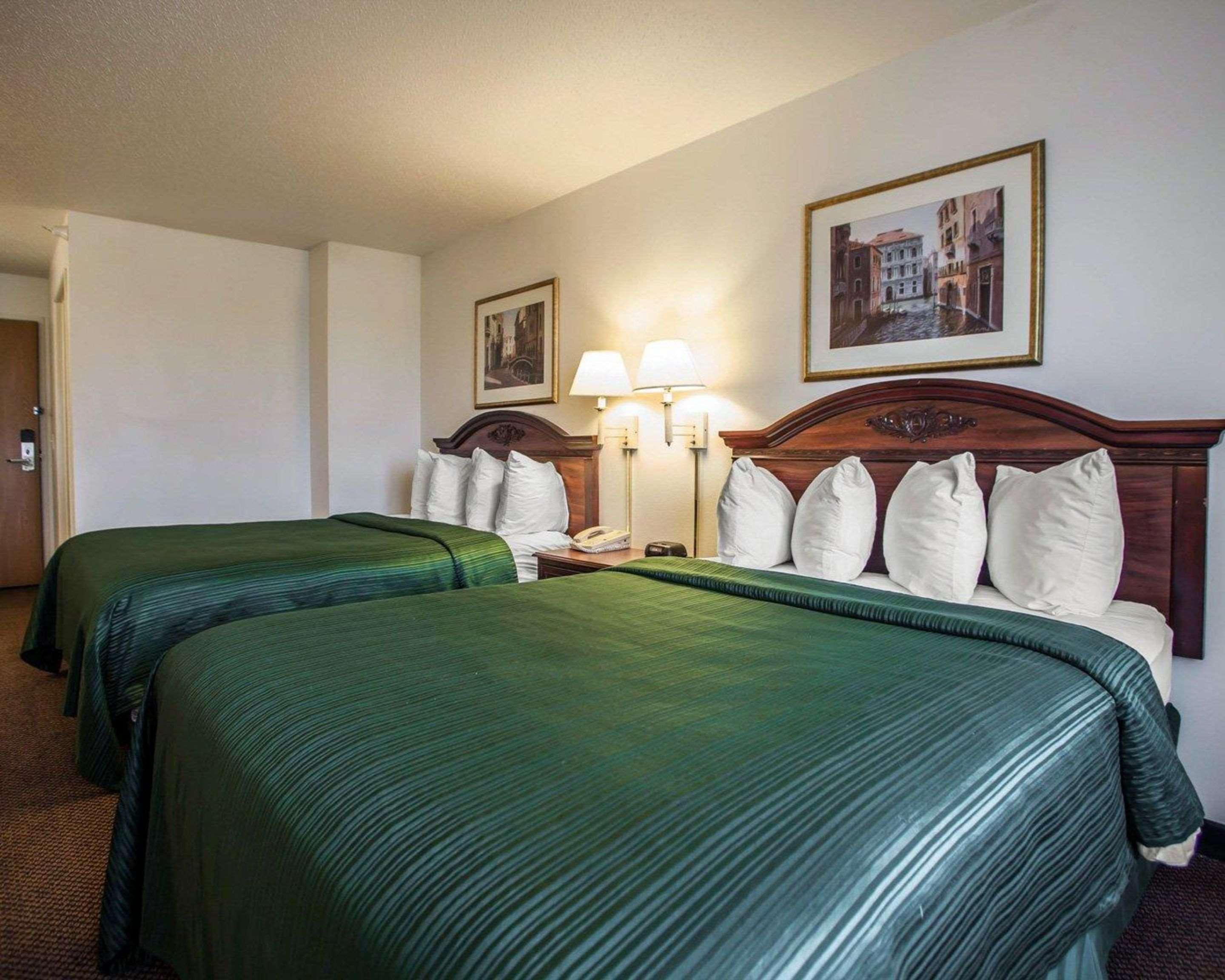Quality Inn & Suites Eldridge Davenport North Eksteriør billede