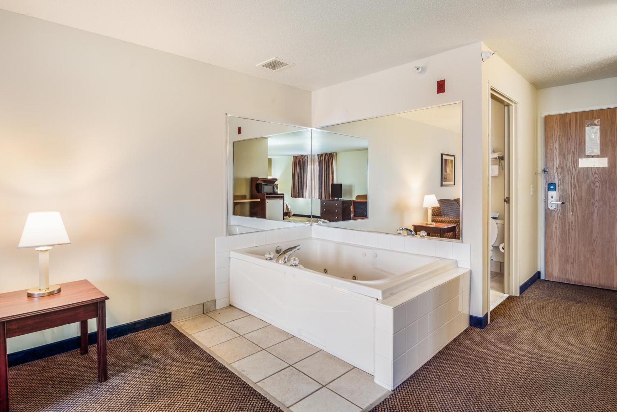 Quality Inn & Suites Eldridge Davenport North Eksteriør billede